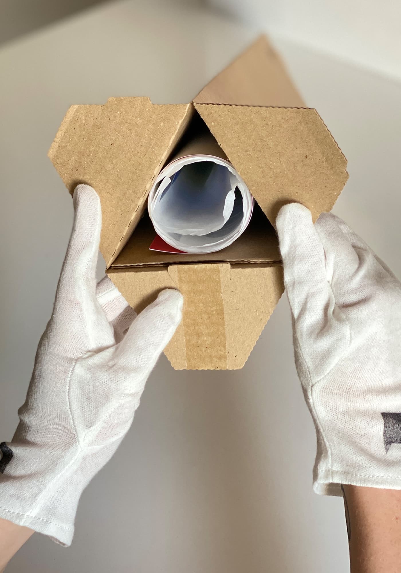 Posteress packaging